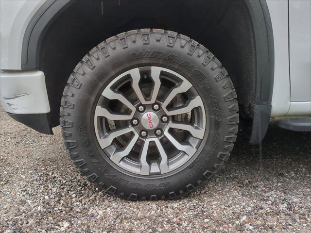 2022 GMC Sierra 1500 Limited 4WD Crew Cab Short Box AT4