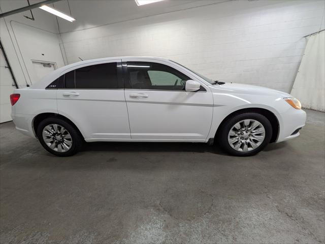2014 Chrysler 200 LX