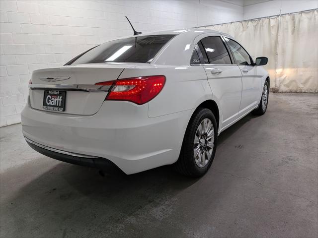 2014 Chrysler 200 LX