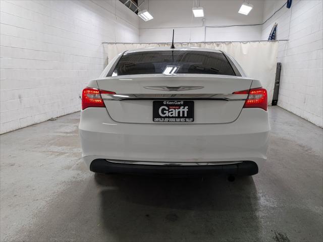 2014 Chrysler 200 LX