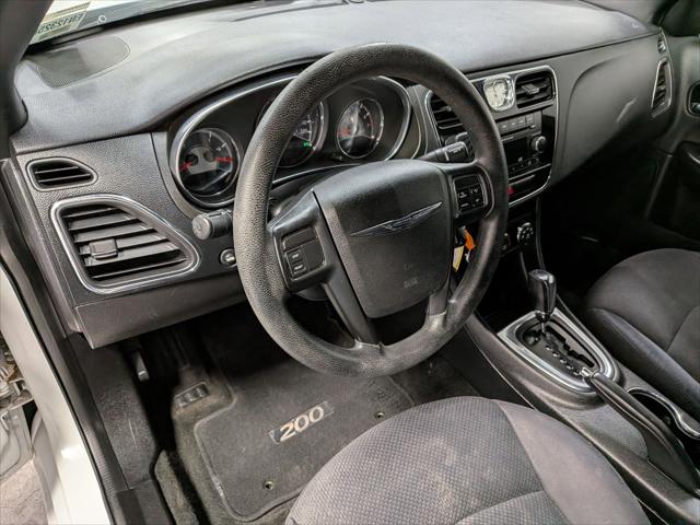 2014 Chrysler 200 LX