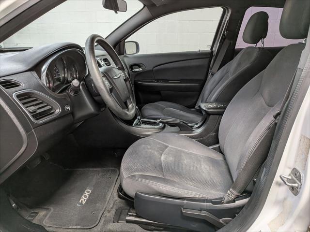 2014 Chrysler 200 LX