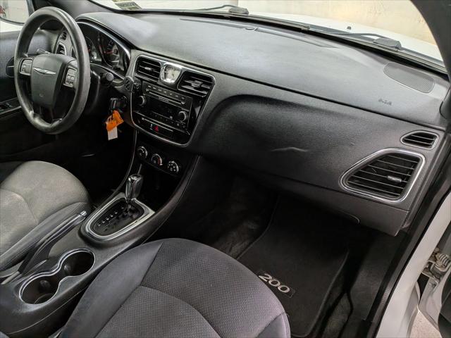 2014 Chrysler 200 LX