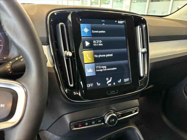 2022 Volvo XC40 T5 Momentum