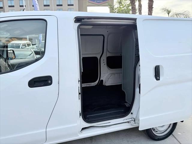 2019 Nissan NV200 S