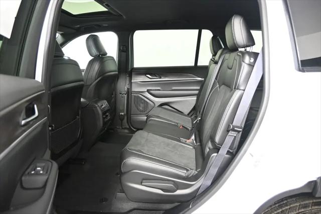2026 Jeep Grand Cherokee L Altitude 4x4