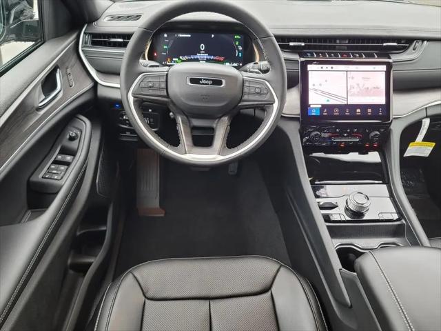 2025 Jeep Grand Cherokee Anniversary Edition