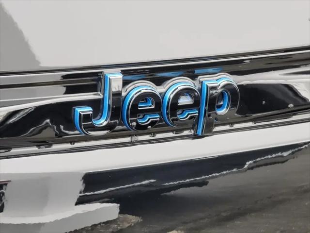 2025 Jeep Grand Cherokee Anniversary Edition