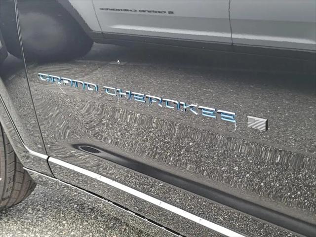 2025 Jeep Grand Cherokee Anniversary Edition