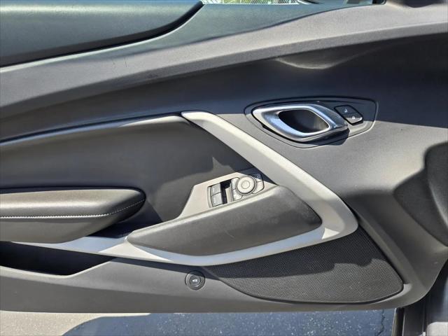 2020 Chevrolet Camaro RWD Convertible 1LT
