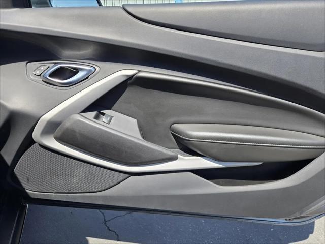 2020 Chevrolet Camaro RWD Convertible 1LT
