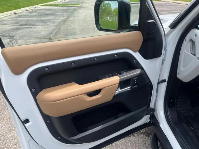 2026 Land Rover Defender P400 X-Dynamic SE