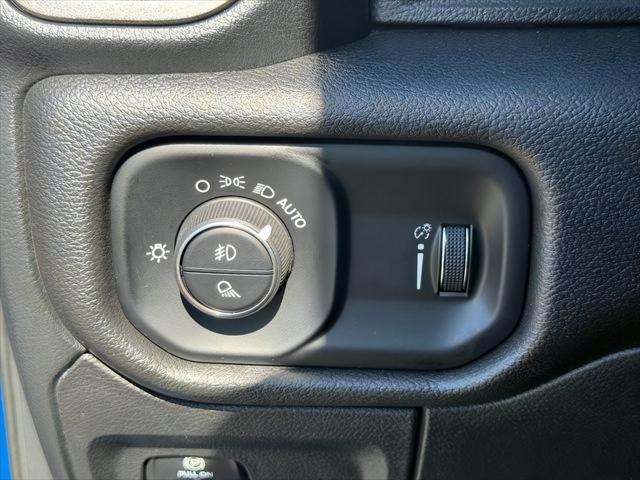 2025 Ram 1500 Warlock Crew Cab 4x4 5'7" Box