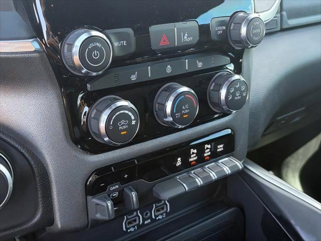 2025 Ram 1500 Big Horn Crew Cab 4x4 5'7" Box