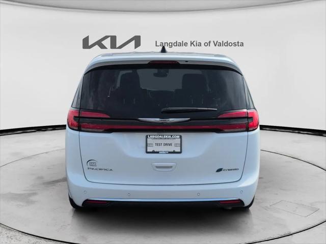 2024 Chrysler Pacifica Hybrid Select