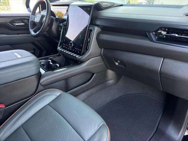 2025 GMC Yukon 4WD AT4