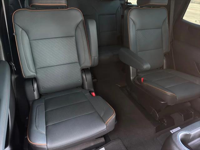 2025 GMC Yukon 4WD AT4
