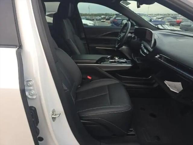 2024 Cadillac iQ Sport w/1SJ