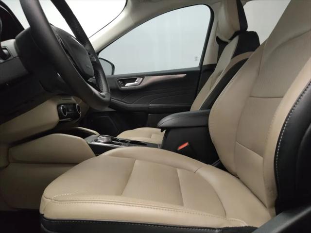 2022 Ford Escape Titanium Hybrid