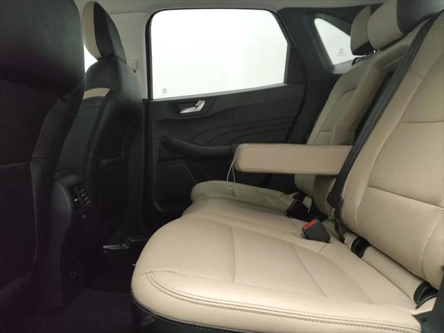 2022 Ford Escape Titanium Hybrid