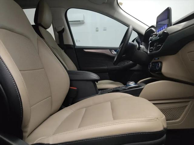 2022 Ford Escape Titanium Hybrid