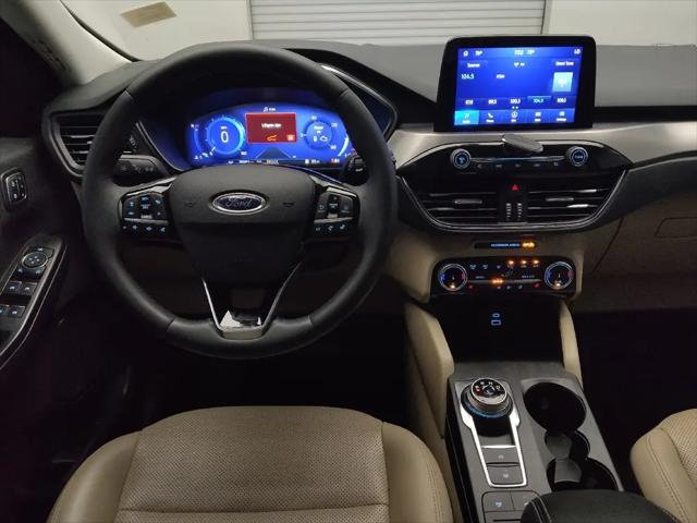 2022 Ford Escape Titanium Hybrid