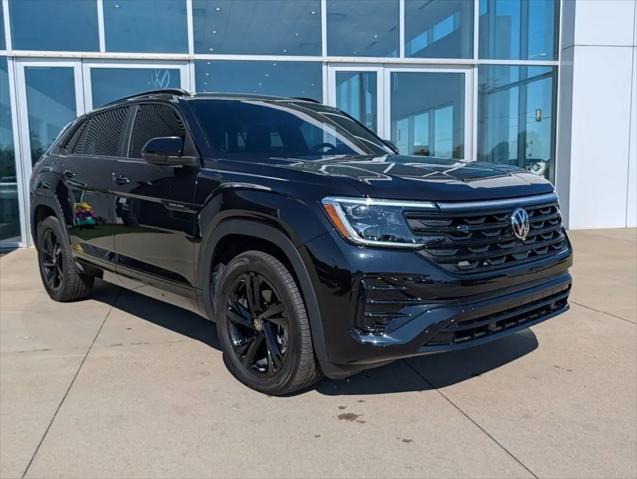 2026 Volkswagen Atlas Cross Sport SEL R-Line Black