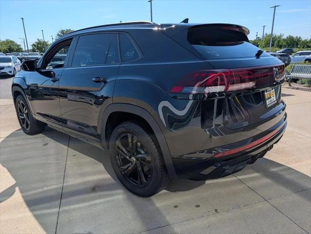 2026 Volkswagen Atlas Cross Sport SEL R-Line Black