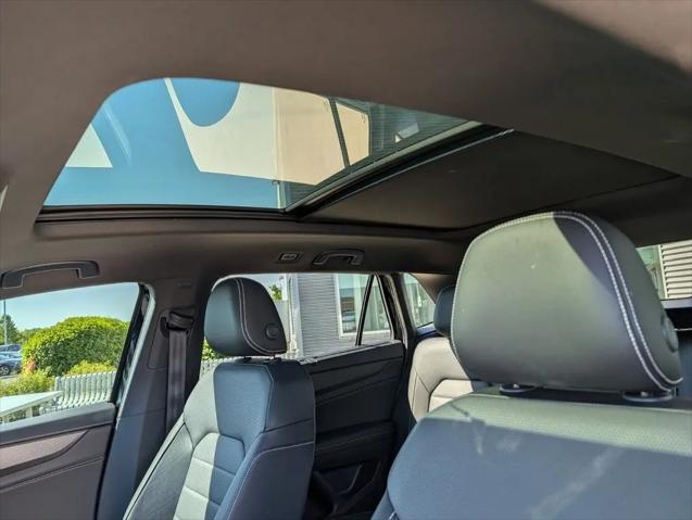 2026 Volkswagen Atlas Cross Sport SEL R-Line Black