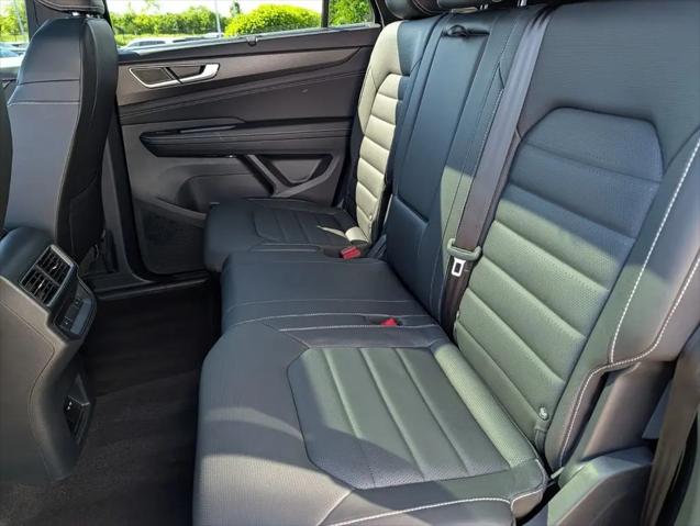2026 Volkswagen Atlas Cross Sport SEL R-Line Black