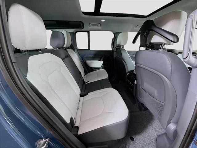 2026 Land Rover Defender P400 X-Dynamic SE