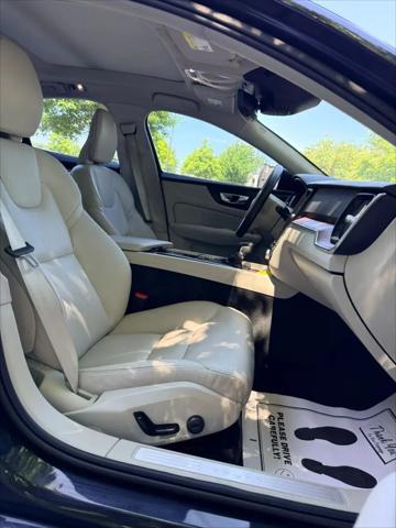 2020 Volvo S60 T6 Momentum