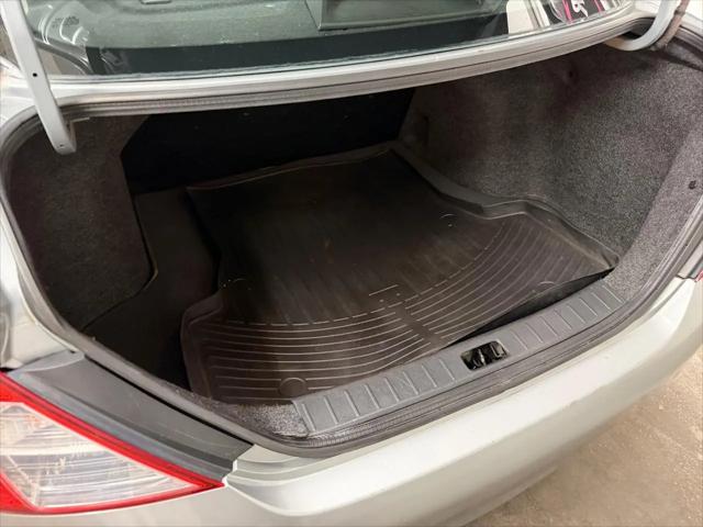 2012 Nissan Versa 1.6 SV