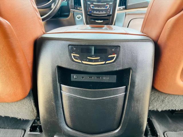2017 Cadillac Escalade Luxury