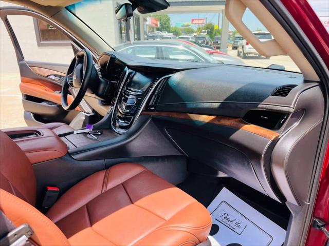 2017 Cadillac Escalade Luxury