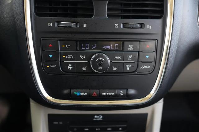 2014 Chrysler Town & Country Limited
