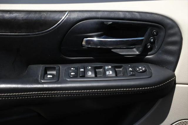 2014 Chrysler Town & Country Limited