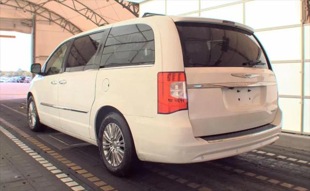2011 Chrysler Town & Country Limited