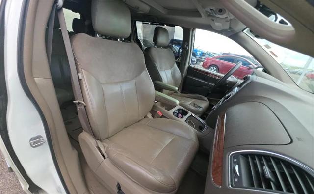 2011 Chrysler Town & Country Limited