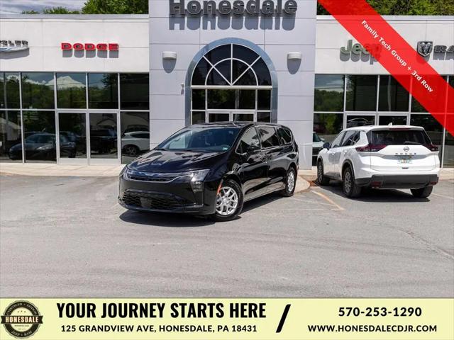2027 Chrysler Pacifica Select for sale in Honesdale, PA