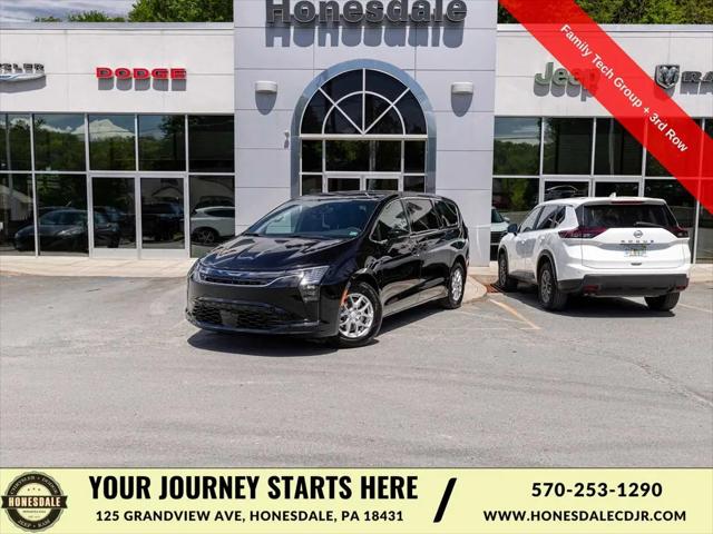 2027 Chrysler Pacifica Select for sale in Honesdale, PA
