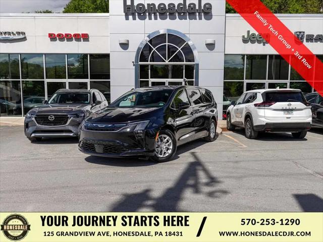 2027 Chrysler Pacifica Select for sale in Honesdale, PA