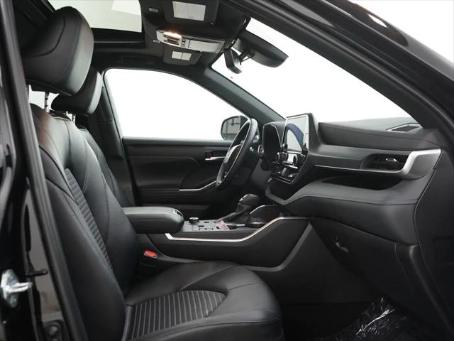 2025 Toyota Highlander XSE