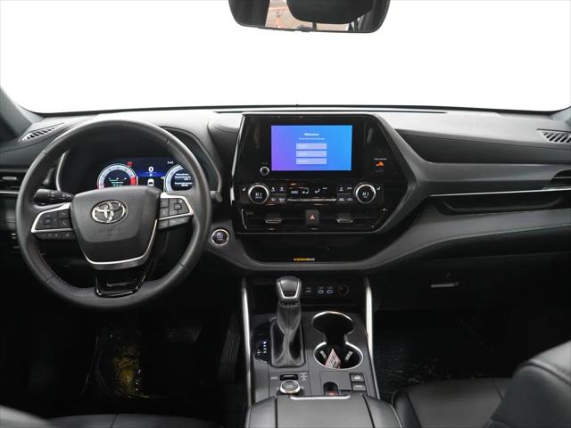 2025 Toyota Highlander XSE