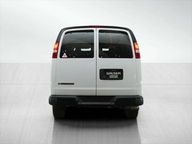 2023 Chevrolet Express Passenger RWD 3500 Regular Wheelbase LS