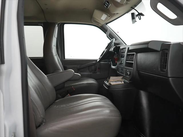 2023 Chevrolet Express Passenger RWD 3500 Regular Wheelbase LS
