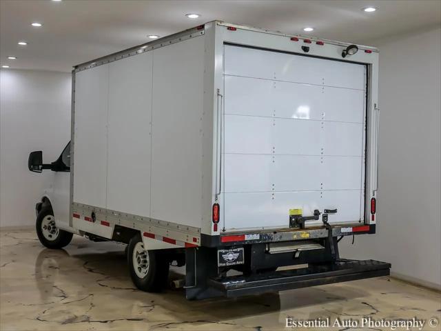 2023 GMC Savana Cutaway Work Van