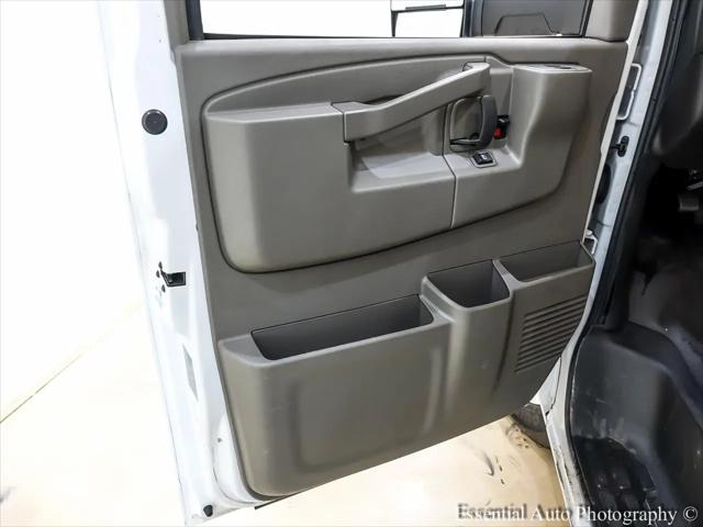 2023 GMC Savana Cutaway Work Van