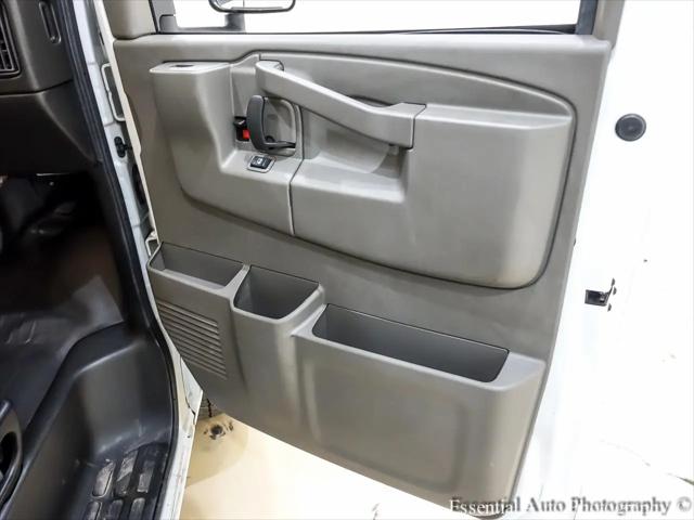 2023 GMC Savana Cutaway Work Van