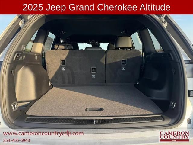 2025 Jeep Grand Cherokee Altitude 4x4